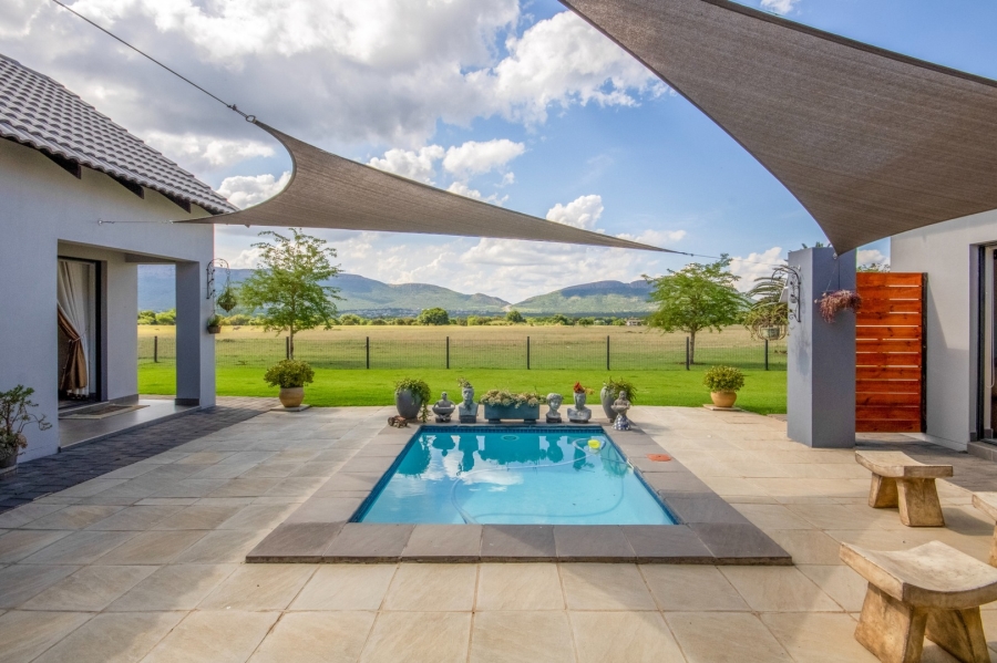 3 Bedroom Property for Sale in WestLake Country Safari Estate North West